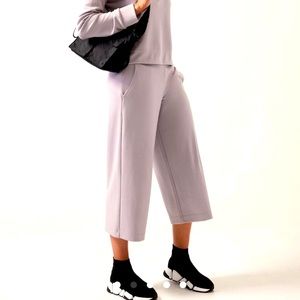 NWT Athleta Seasoft Wide Leg Crop Size XL